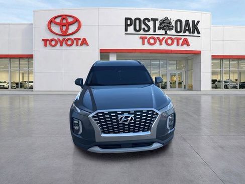 Used 2022 Hyundai Palisade SEL w/ Premium Package FWD image 3