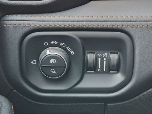 Used 2023 RAM 1500 Limited AWD/4WD image 13