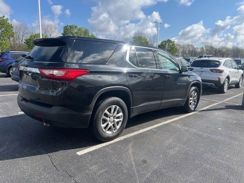 Used 2021 Chevrolet Traverse LS FWD image 2
