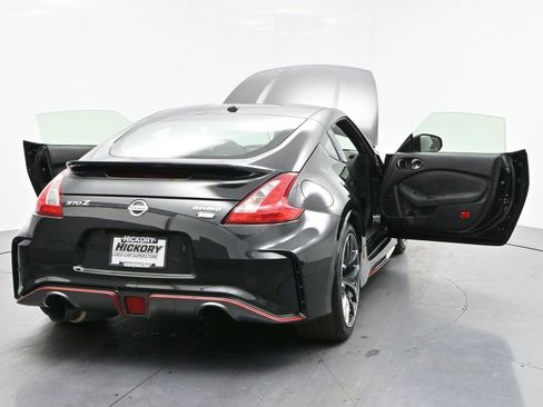 Used 2017 Nissan 370Z NISMO image 37