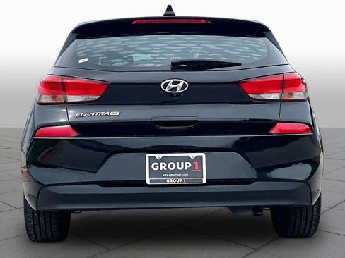 Used 2018 Hyundai Elantra GT FWD image 5