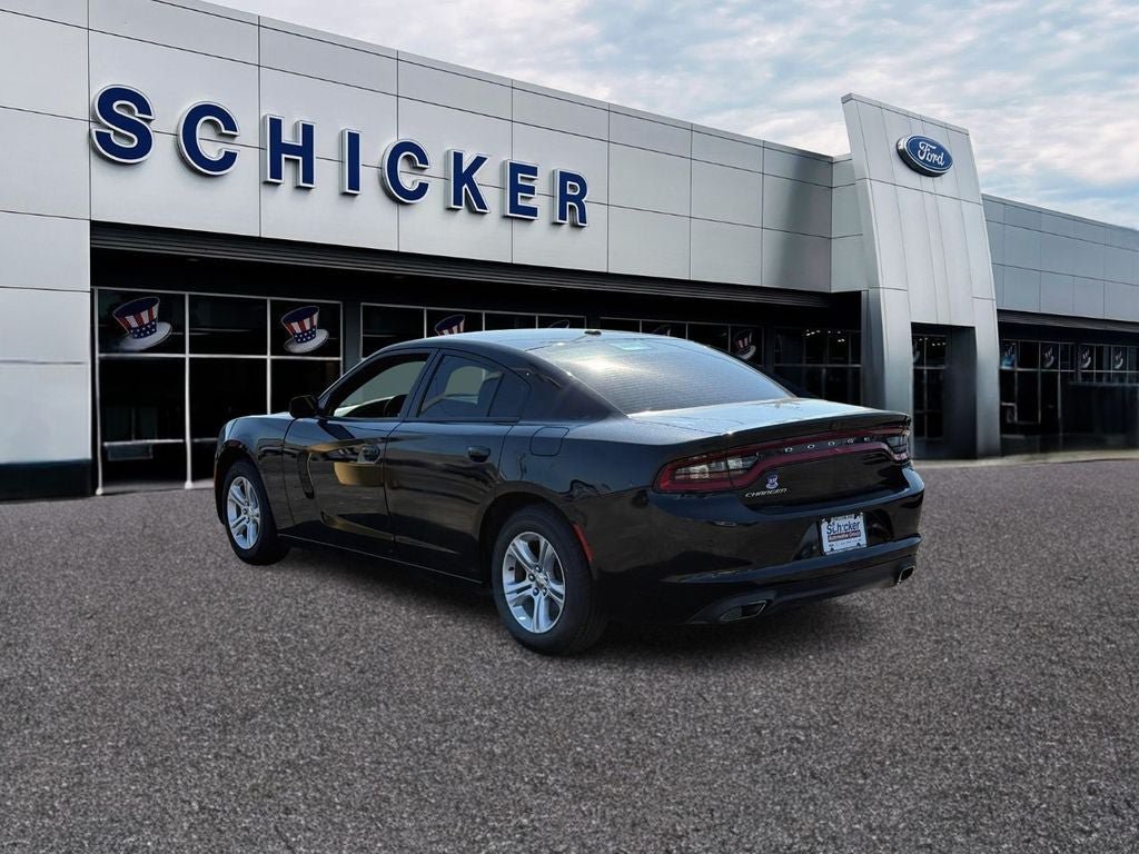 Used 2020 Dodge Charger SXT RWD image 3