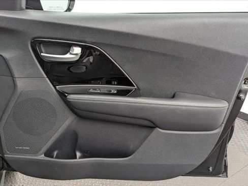 Used 2022 Kia Niro EX FWD image 22