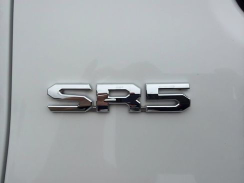 Used 2024 Toyota Tacoma SR5 AWD/4WD image 8