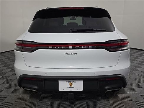 Certified 2025 Porsche Macan image 5