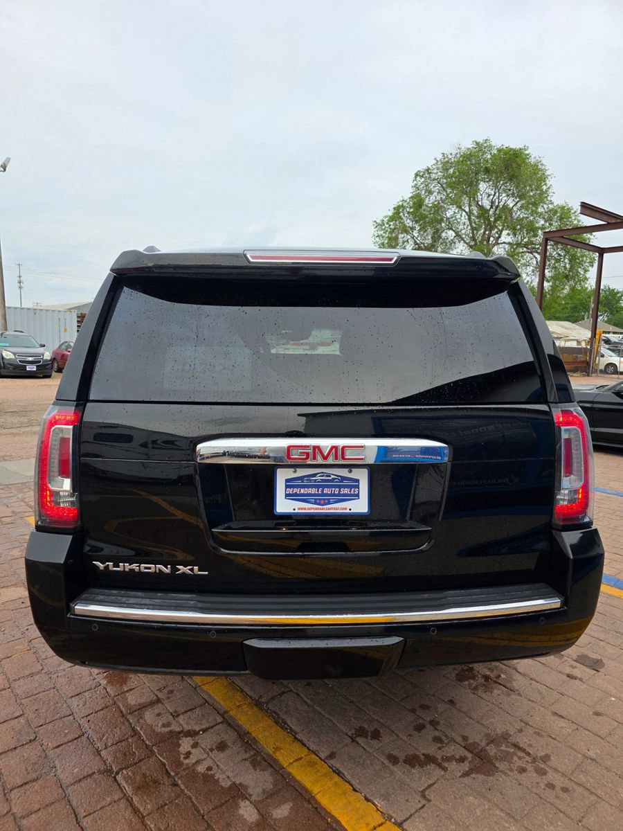 Used 2019 GMC Yukon XL Denali AWD/4WD image 6