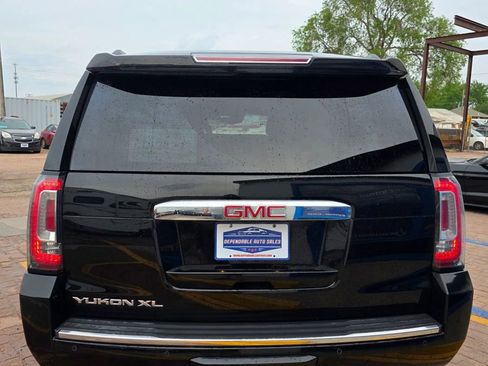 Used 2019 GMC Yukon XL Denali AWD/4WD image 6