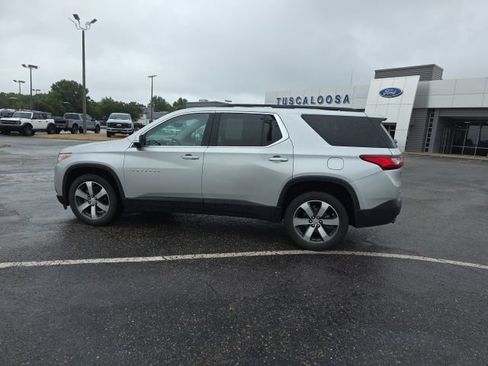 Used 2021 Chevrolet Traverse LT w/ LT Premium Package FWD image 6