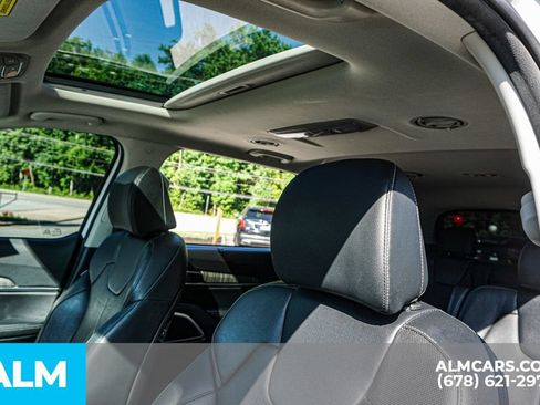 Used 2024 Kia Telluride EX w/ EX Captain's Chair Package FWD image 17