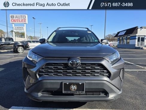Used 2021 Toyota RAV4 LE image 12