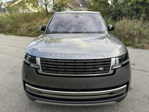 Used 2023 Land Rover Range Rover SE image 3