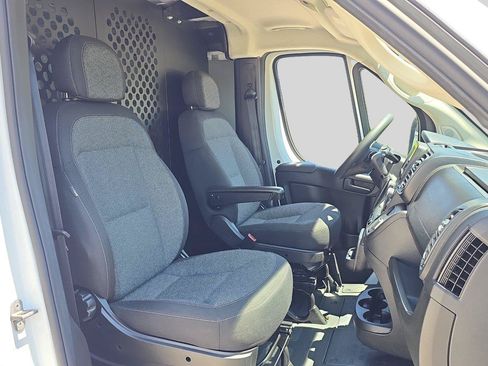 Used 2025 RAM ProMaster 2500 w/ U-Haul Equipment Group FWD image 12