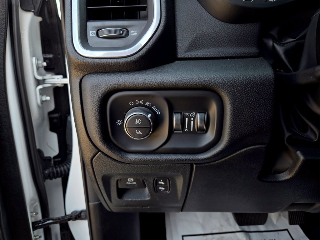 Used 2023 RAM 1500 Laramie AWD/4WD image 15