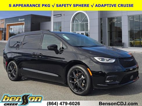 New 2026 Chrysler Pacifica Select w/ S Appearance Package image 1