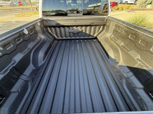 Certified 2024 Chevrolet Colorado LT w/ LT Convenience Package II image 18