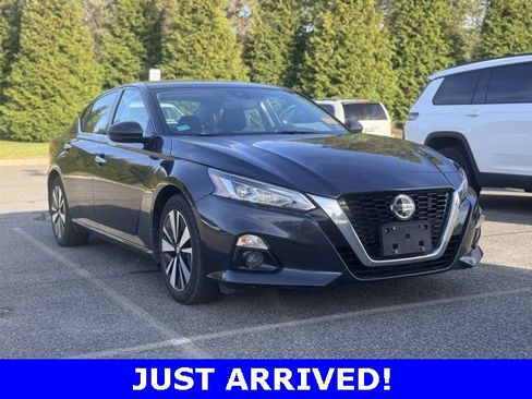 Used 2019 Nissan Altima 2.5 SV image 1