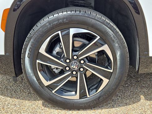 Used 2025 Buick Enclave Sport Touring image 11