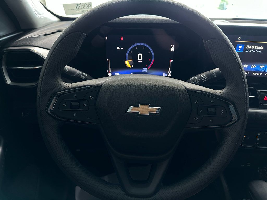 New 2026 Chevrolet TrailBlazer LT FWD image 9