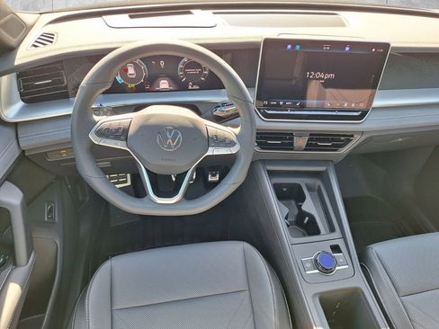 New 2026 Volkswagen Tiguan SE R-Line image 9