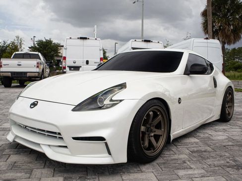 Used 2016 Nissan 370Z Coupe RWD image 3