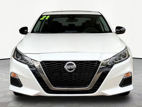 Used 2021 Nissan Altima 2.5 SR w/ SR Premium Package AWD/4WD image 2