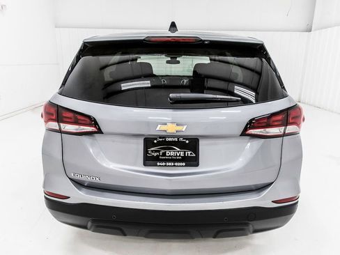 Used 2023 Chevrolet Equinox LS FWD image 7