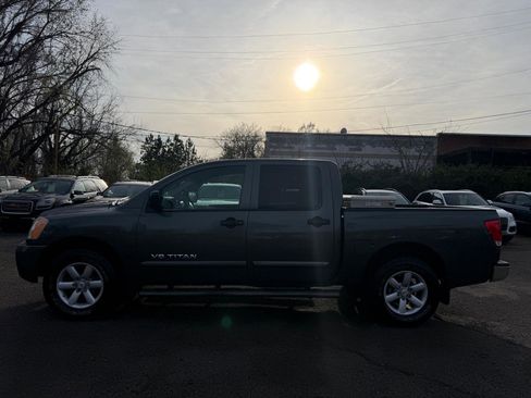 Used 2012 Nissan Titan SV w/ SV Value Truck Pkg image 8