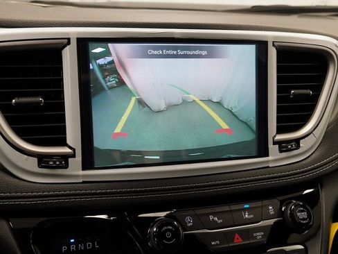New 2027 Chrysler Pacifica Select FWD image 23