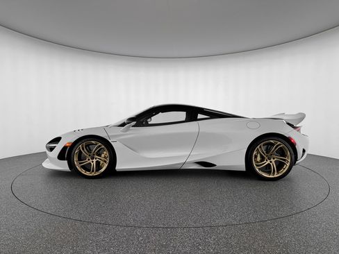 New 2026 McLaren 750S image 2