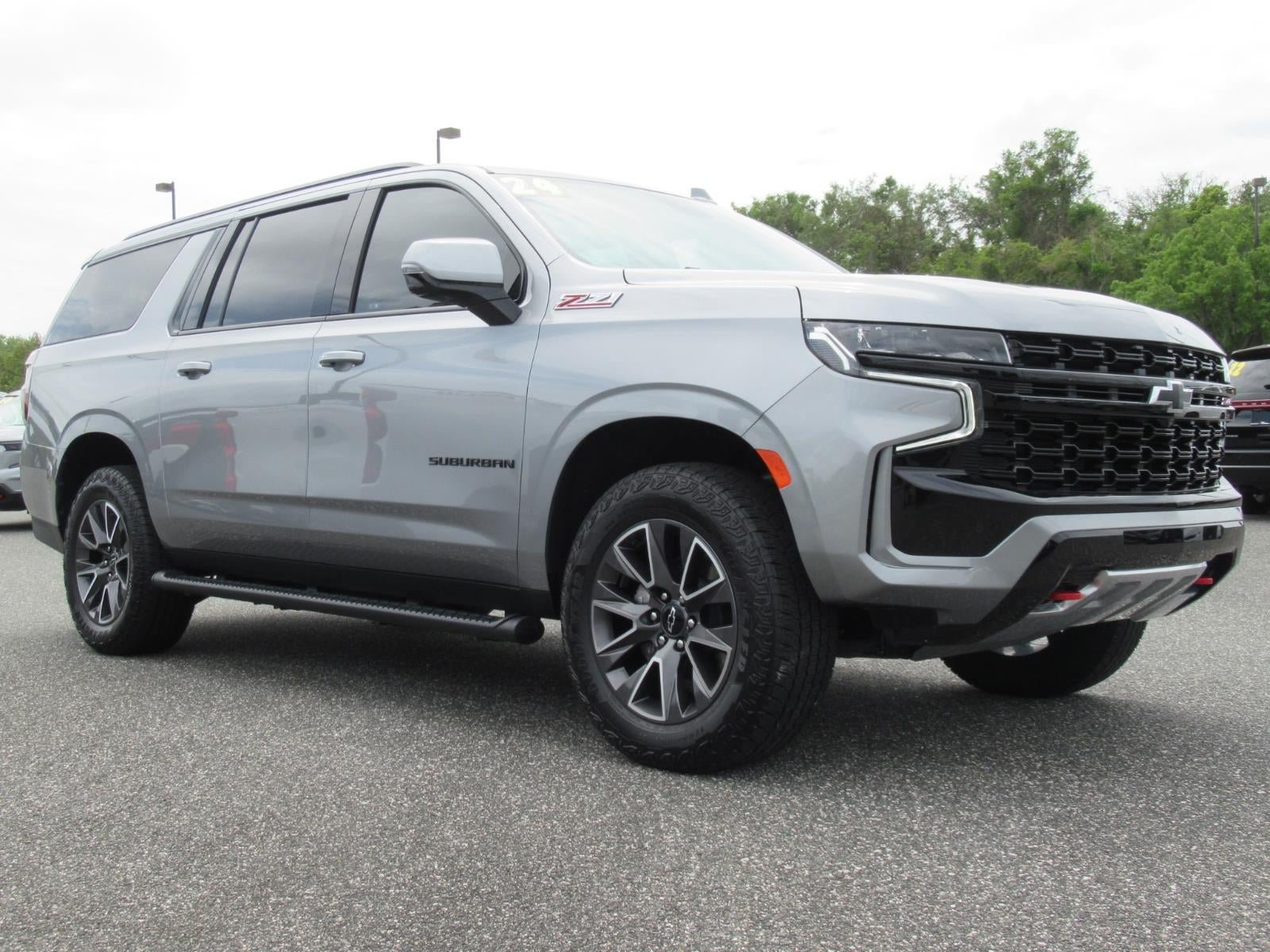 Used 2024 Chevrolet Suburban Z71 w/ Luxury Package AWD/4WD image 1