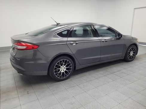 Used 2017 Ford Fusion SE w/ Fusion SE Technology Package FWD image 10