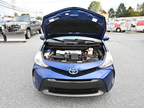 Used 2017 Toyota Prius V Three image 34
