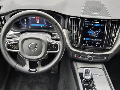 Used 2023 Volvo XC60 B5 Ultimate w/ Climate Package image 39