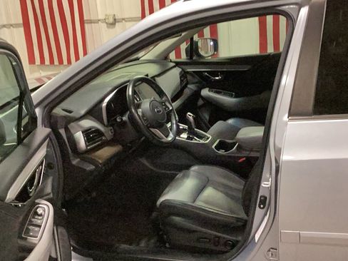 Used 2021 Subaru Outback Limited image 10