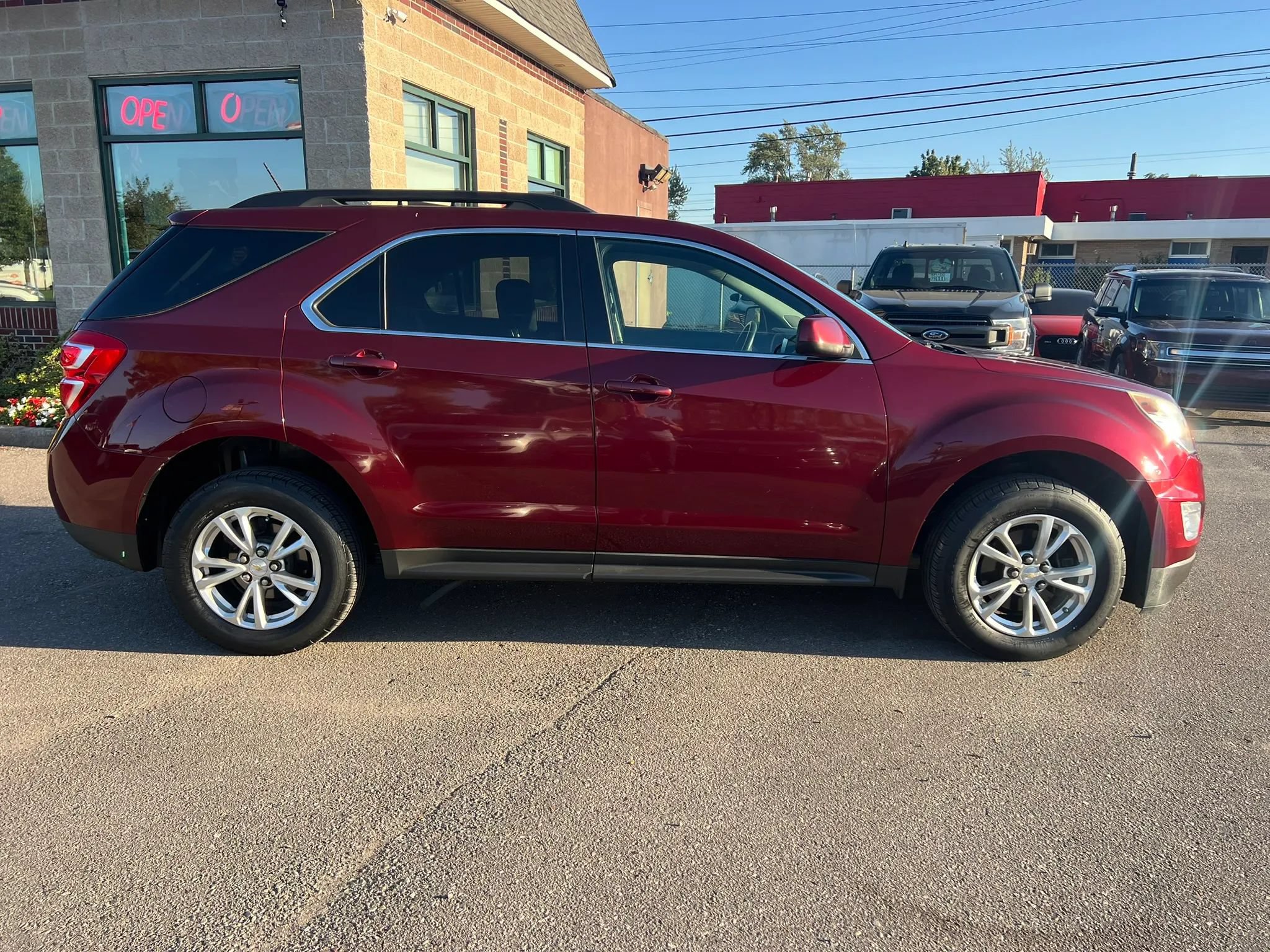 Used 2017 Chevrolet Equinox LT w/ Convenience Package FWD image 5