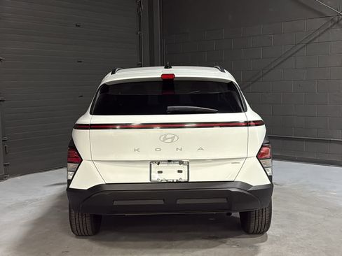 Used 2024 Hyundai Kona SEL AWD/4WD image 5