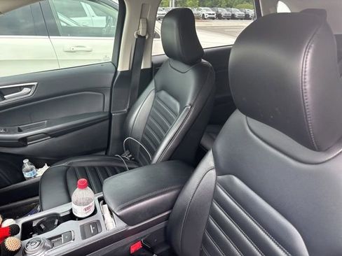 Used 2021 Ford Edge SEL w/ Convenience Package AWD/4WD image 3