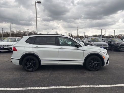 Certified 2024 Volkswagen Tiguan SE R-Line AWD/4WD image 5