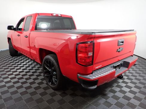 Used 2018 Chevrolet Silverado 1500 Custom w/ Custom Convenience Package RWD image 14
