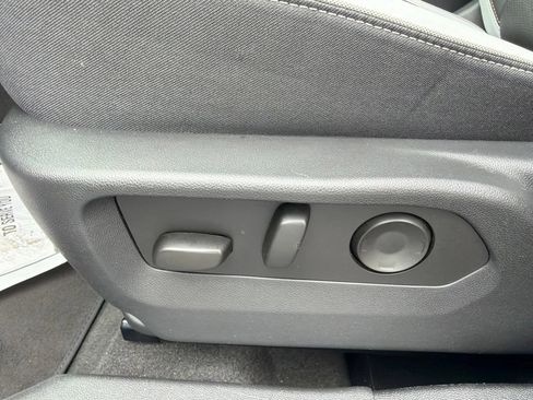 Certified 2025 Buick Envision Sport Touring AWD/4WD image 17