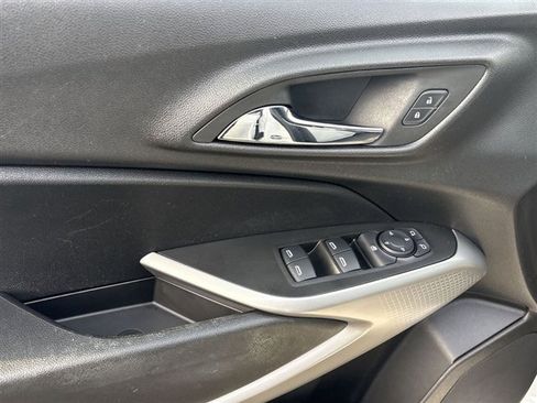 Used 2024 Chevrolet Trax LS image 21