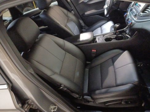Used 2018 Chevrolet Impala LT image 24