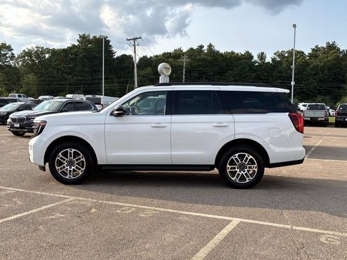 Used 2025 Ford Expedition Active AWD/4WD image 4