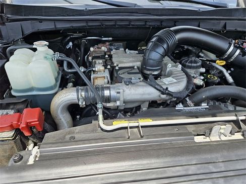 Used 2017 Nissan Titan PRO-4X w/ Pro-4x Convenience Package image 19