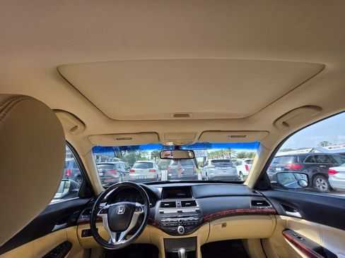 Used 2010 Honda Crosstour EX-L image 13