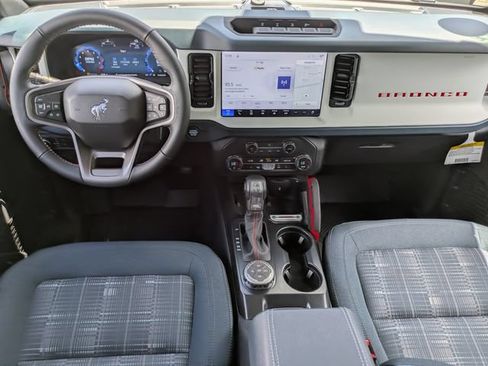 Certified 2026 Ford Bronco Heritage Edition AWD/4WD image 15