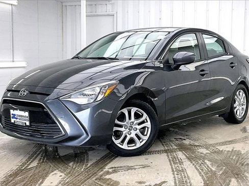 Used 2016 Scion iA Base image 2