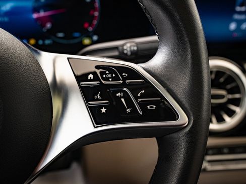 Certified 2025 Mercedes-Benz GLA 250 4MATIC image 26