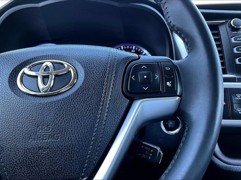 Used 2016 Toyota Highlander XLE FWD image 11