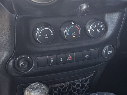 Used 2016 Jeep Wrangler Unlimited Sahara w/ Connectivity Group image 16